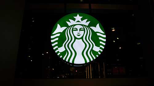 Starbucks to Close 8,000 U.S. Stores for Racial-Bias Training After Arrests Starbucks to Close 8,000 U.S. Stores for Racial-Bias Training After Arrests